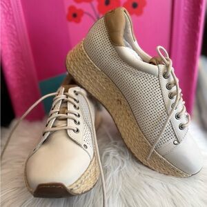 Cream and Tan Espadrilles with Textured Sole
